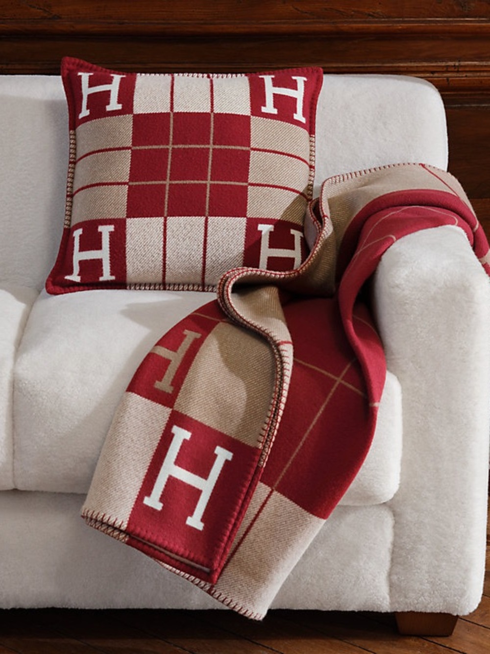 Hermes Avalon III Throw Blanket & Pillow Set ECRU/Rouge H